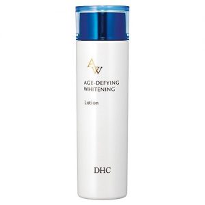 美白に効果的な化粧品「薬用エイジアホワイト ローション」(DHC)
